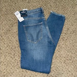 Hollister High-Rise Crop Super Skinny Jeans